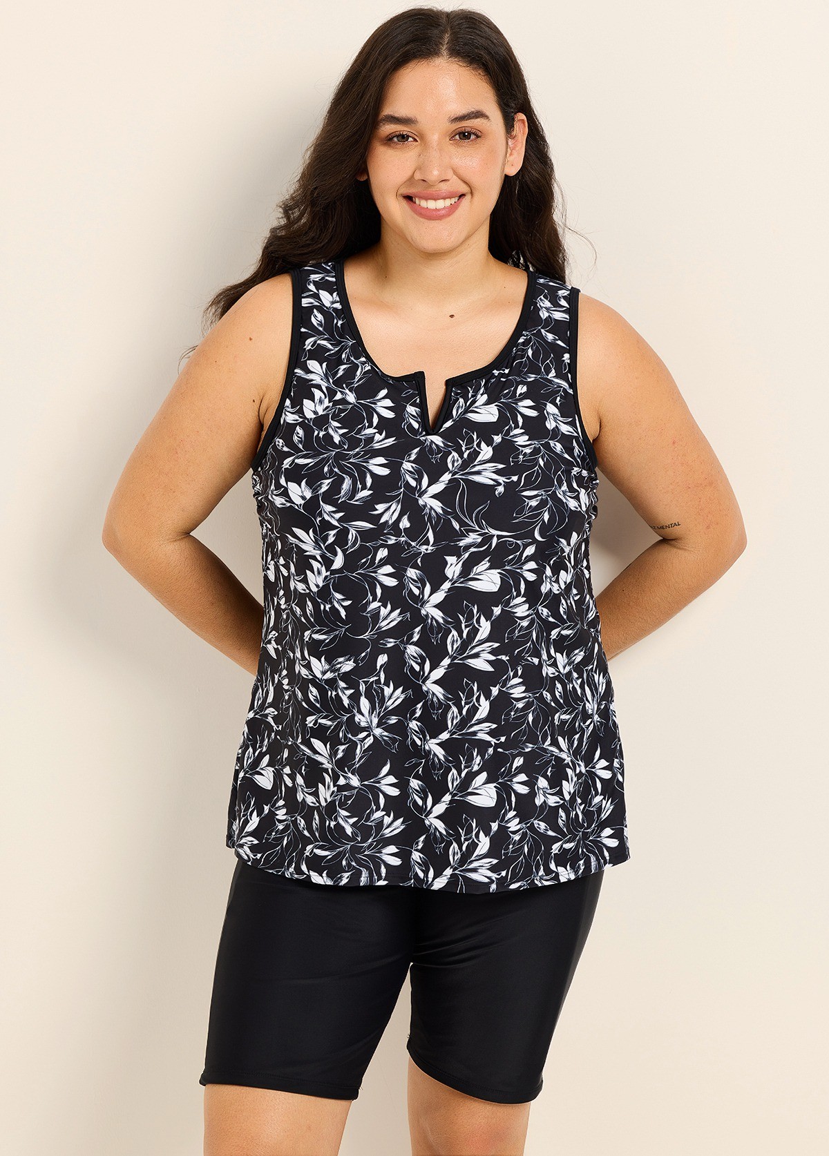 Plus Size Black White Leaf Pattern V Neck Sleeveless Modest Swimsuit Tankini Top