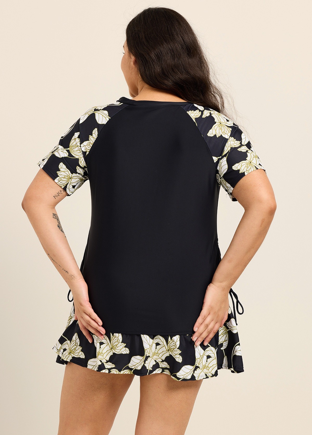 Curvy Black Leaf Upf50+ Short Sleeves Padded Side Drawstring Women's Swimsuit Tankini Top